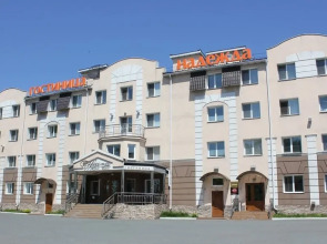 Отель Надежда