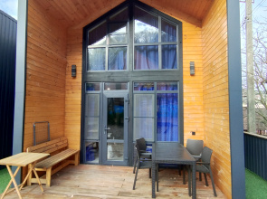 Dvukhetazhny U Morya Private house