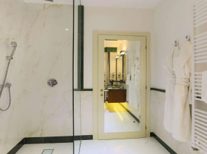 Отель International Iasi