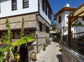 Отель WOO Town Suites