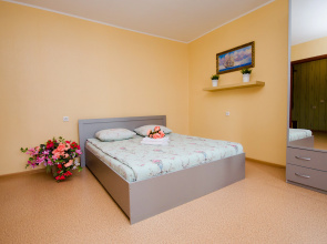 Apartamenty Kvartirnyj Vopros na Lazurnaa 17