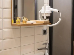 Отель Rafinn Hotel