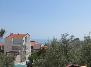 Ana 1/4 Apartments
