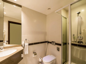 Holiday Inn Express Dubai Internet City an IHG Hotel