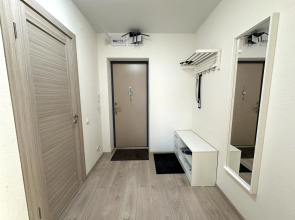 Апартаменты Элитные на берегу реки Тура с видом на Мост Влюбленных