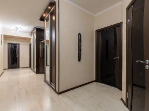 Апартаменты с 3 спальнями на Моисеенко 5 - 8 человек