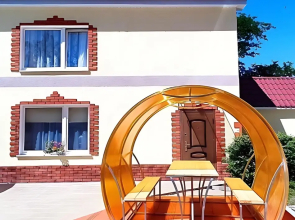 Na L Nekrasova 9b Private House
