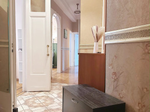 Квартира Четырехкомнатная Natali Apart на 8 Человек Около Патриарших Прудов в Центре Москвы