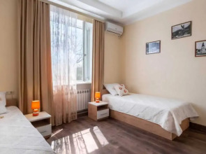 Квартира c Двумя Раздельными Спальнями и Балконом в Центре от Piligrim kmv