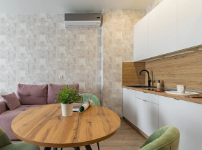 Апартаменты Просторная студия в центре на ул. Горького 23а Сова-Дом