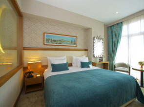 Momento Golden Horn Hotel