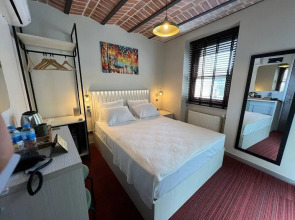 Отель Rafinn Hotel