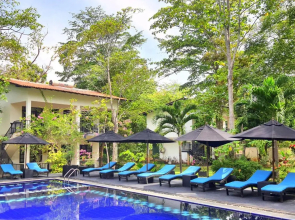 Flower Garden Eco Village Hotel