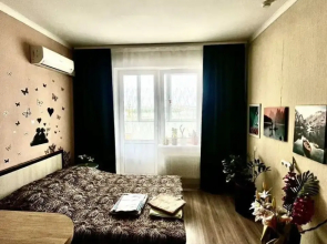 Uyutnaya Studiya Ryadom S Naberezhnoy Flat