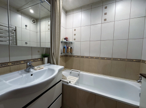 Квартира Трехкомнатная на 9 Апреля