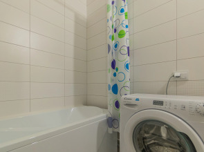 Апартаменты Двухкомнатная Квартира на Мансардном Этаже