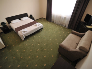 Отель Максимус