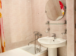 Апартаменты Уютные с двумя изолированными комнатами