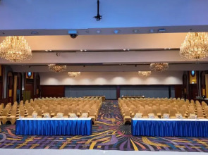 Отель Ambassador Bangkok Hotel