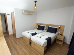 Отель Golden Street