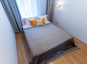 Апартаменты Трёхкомнатные с джакузи на Антона Валека 12