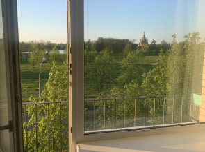 Апартаменты квартира с видом в центре Петергофа