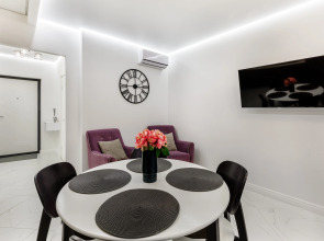 Двухкомнатные апартаменты LUX  с видом на ДОН №7