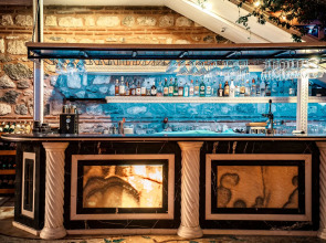 Отель Seven Hills Palace