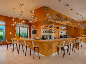 Отель Baku Marriott Hotel Boulevard
