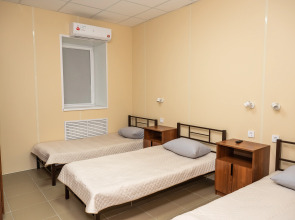 Отель Первомайский