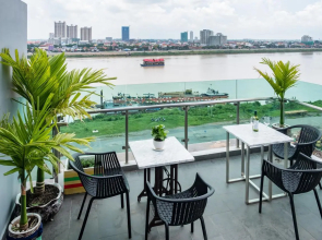 ChillChill  Riverside Hotel