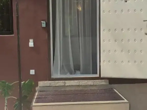 Апартаменты "Эленика" 2-х комнатная Квартира с выходом в парк в Центре города