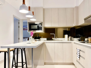 Апартаменты 2 спальни с видом на озеро в шаге от моря