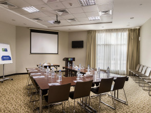 Holiday Inn Express Dubai - Safa Park, an IHG Hotel
