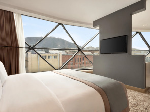 Отель Wyndham Grand Tbilisi