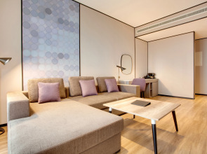 Отель Lemon Tree Hotel Jumeirah Dubai