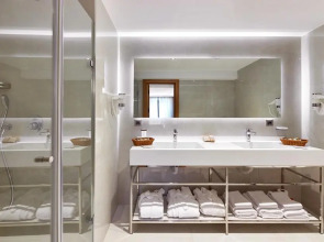 Отель Lady Diana