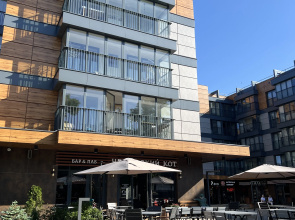 Apartamenty 408 Ulucsenyj semejnyj nomer