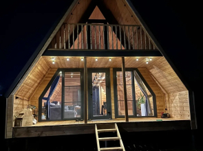 Lunnaya Noch Na Uchiteli Guest house