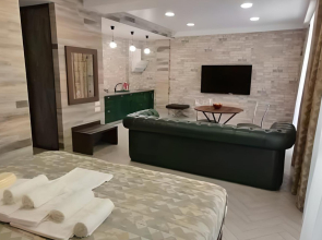 Апартаменты Holiday and Business 1