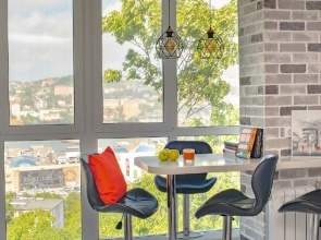 Kvartira Arkaa Trehkomnatnaa s Panoramnym Vidom na Buhtu Zolotoj Rog