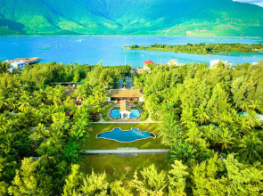 Lang Co Beach Resort