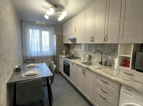 Na Pervomayskoy Flat