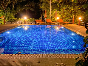 Отель Golden Hill Resort