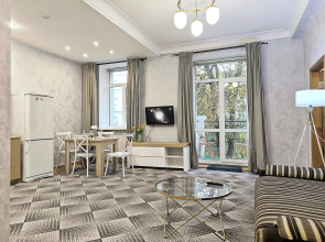 Апартаменты Карла Макса 8