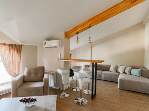 Uyutnye Dvukhurovnevye s Panoramnym Vidom I Udobnym Raspolozheniem Apartments