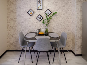 Апартаменты Красный Квадрат на Набережной