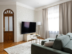 Квартира GM Apartments Новая и тихая Трехкомнатная на Тверской