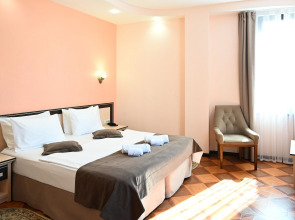 Отель Shine House