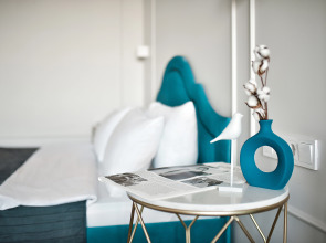 Меблированные комнаты The V Central by VVO Apartments